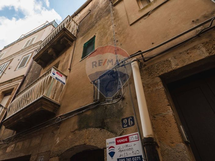 Image No.3-2 Bed House for sale