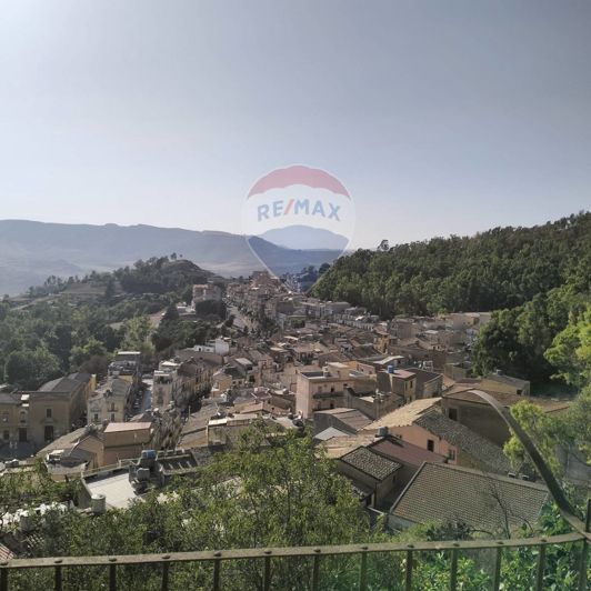 Image No.9-3 Bed Property for sale