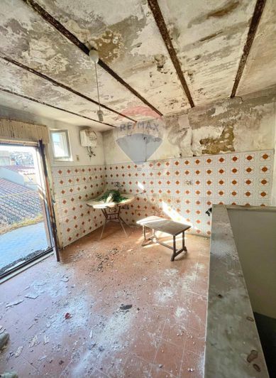 Image No.5-2 Bed House for sale