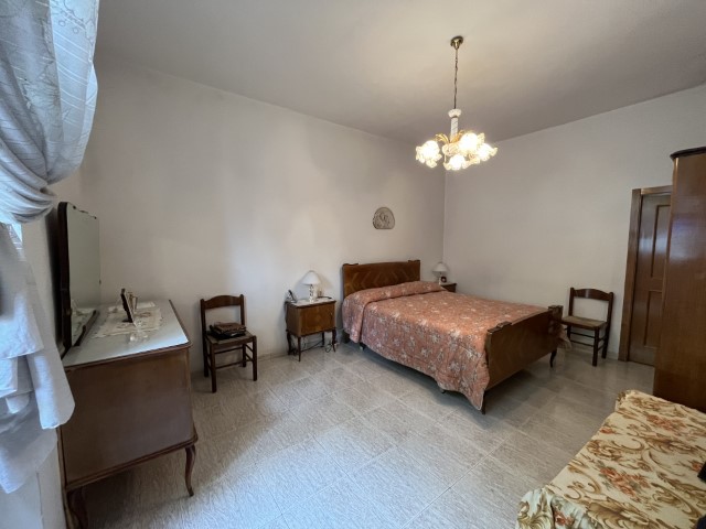 Image No.11-1 Bed House for sale