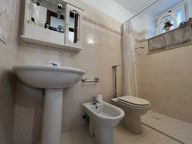 Image No.15-1 Bed House for sale