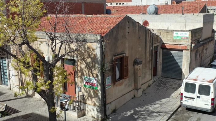 Image No.20-1 Bed House for sale