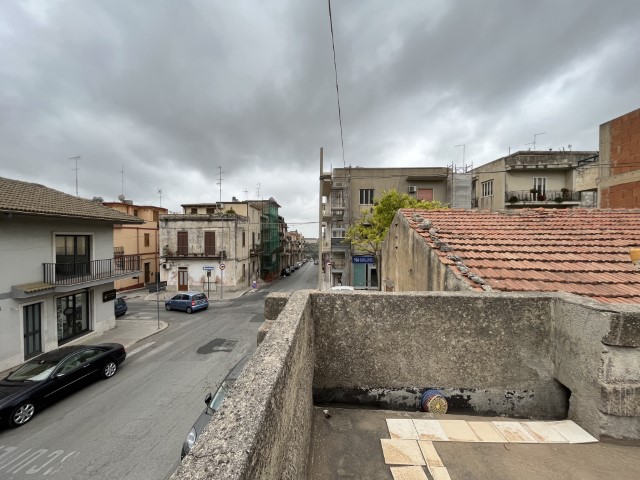 Image No.32-1 Bed House for sale