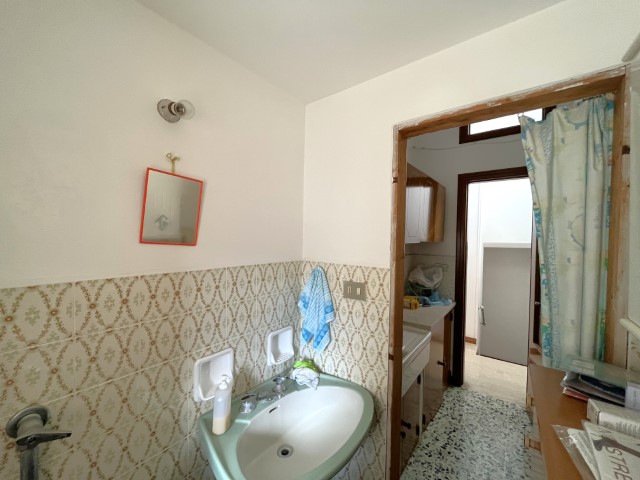 Image No.18-2 Bed House for sale