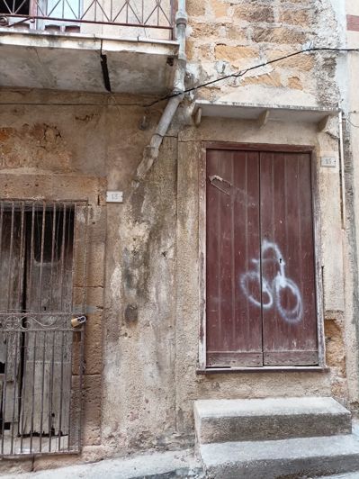 Image No.17-2 Bed House for sale