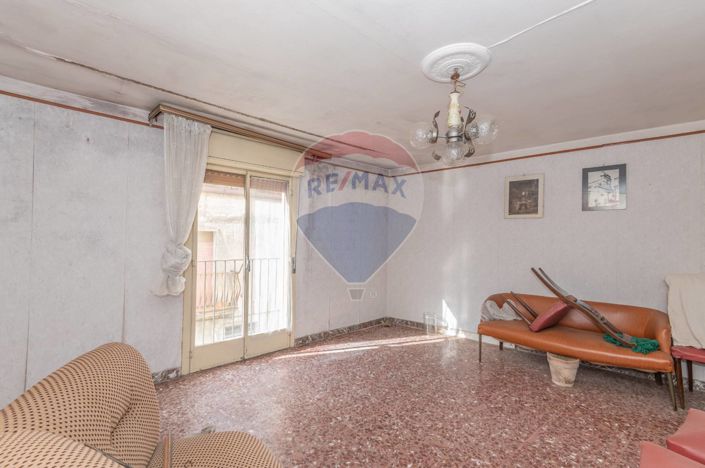 Image No.18-3 Bed House for sale