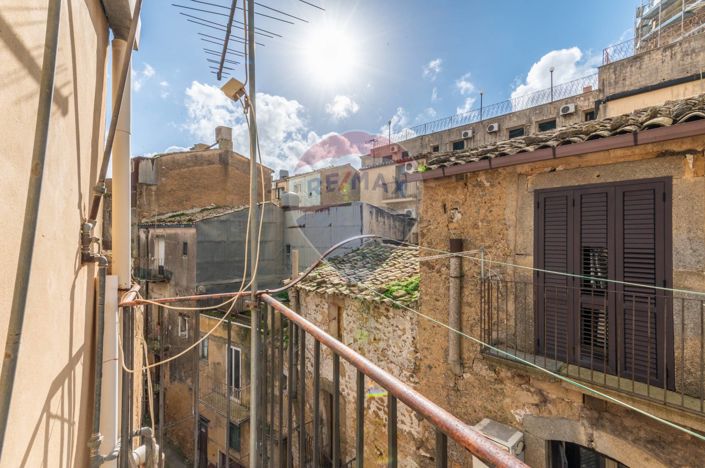 Image No.23-3 Bed House for sale