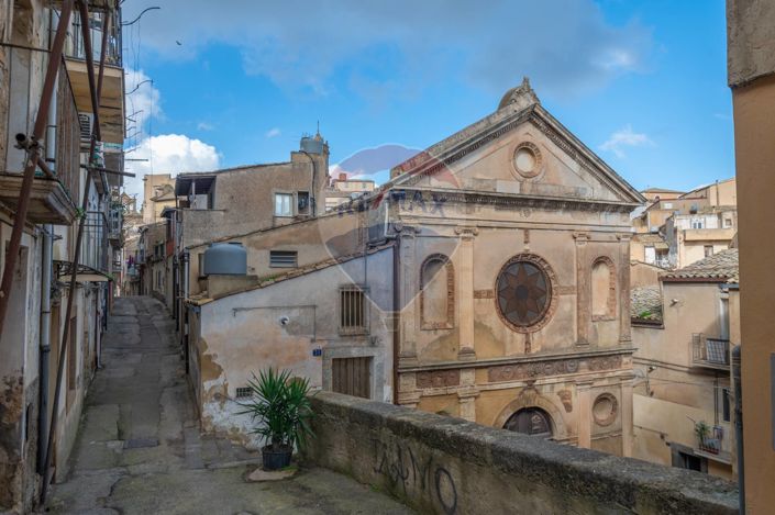 Image No.31-3 Bed House for sale