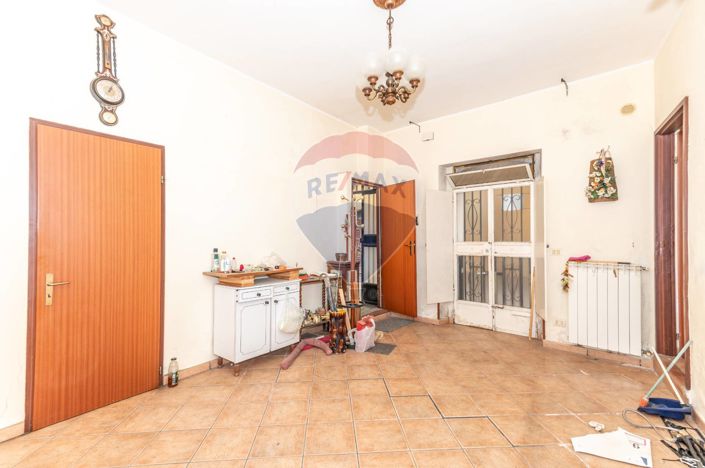 Image No.6-3 Bed House for sale