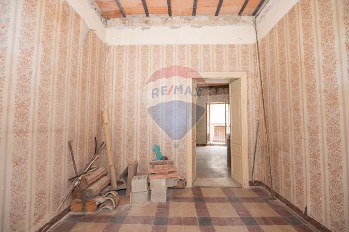 Image No.10-1 Bed Apartment for sale