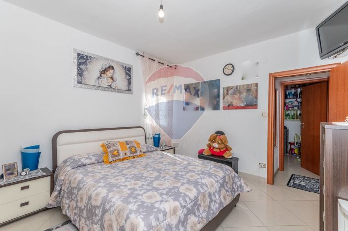 Image No.12-2 Bed House for sale