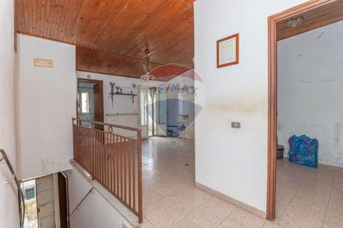 Image No.12-2 Bed House for sale