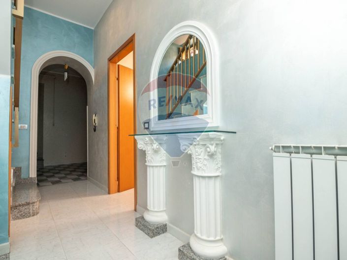 Image No.6-2 Bed House for sale