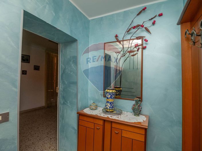 Image No.7-2 Bed House for sale