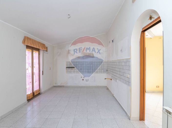 Image No.8-2 Bed House for sale