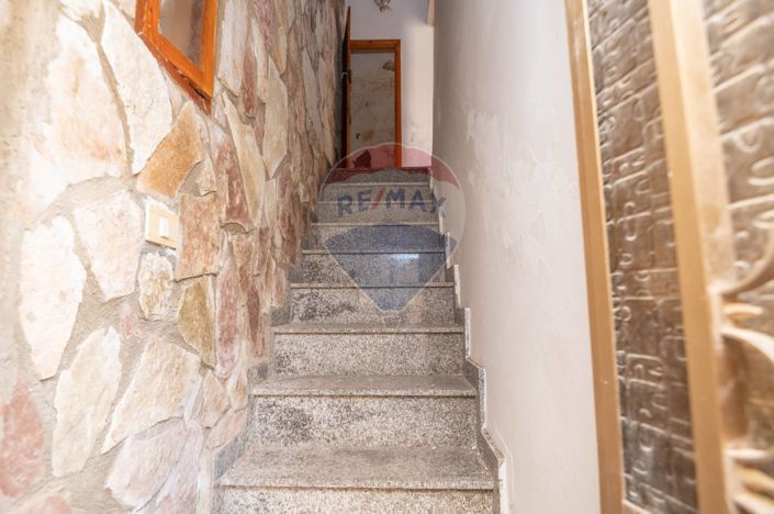 Image No.18-3 Bed House for sale