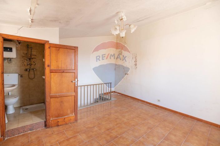 Image No.2-3 Bed House for sale