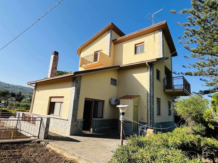 Image No.1-Villa de 6 chambres à vendre à Lascari