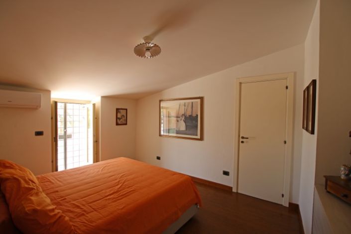 Image No.24-4 Bed Villa for sale