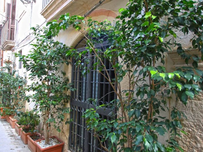 Image No.2-5 Bed House for sale