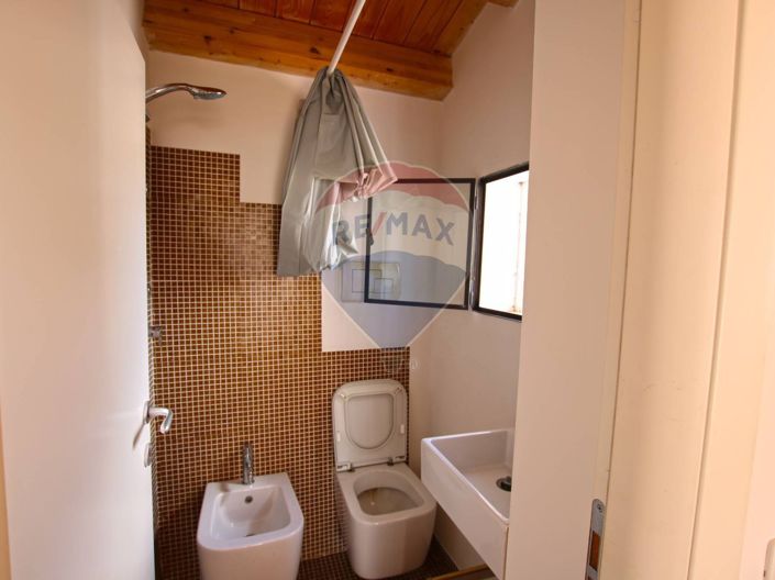 Image No.32-5 Bed House for sale