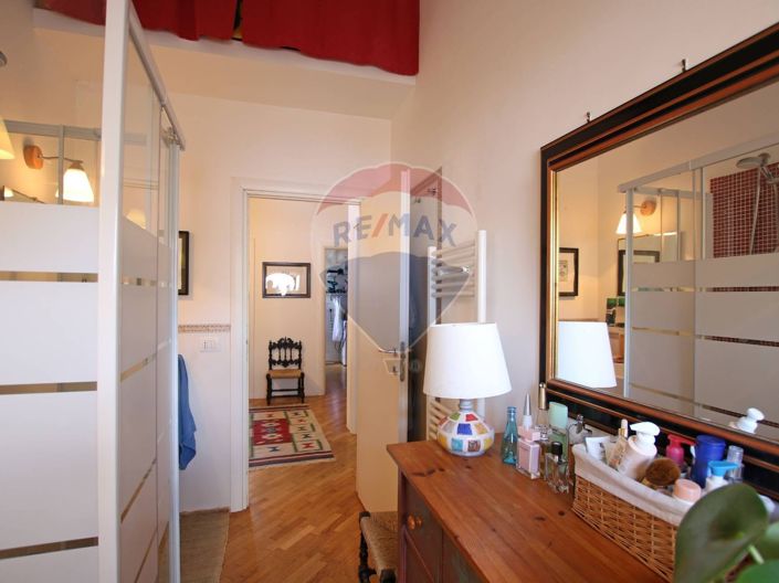 Image No.40-5 Bed House for sale