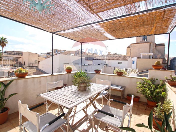 Image No.46-5 Bed House for sale