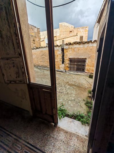 Image No.15-2 Bed Property for sale