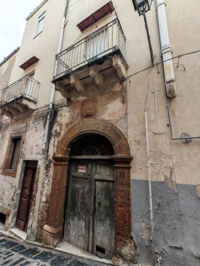 Image No.2-2 Bed Property for sale