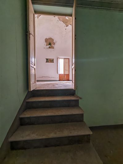 Image No.22-2 Bed Property for sale