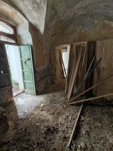 Image No.39-2 Bed Property for sale