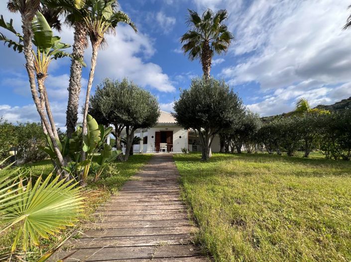 Image No.2-2 Bed Villa for sale