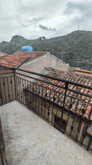 Image No.29-4 Bed House for sale