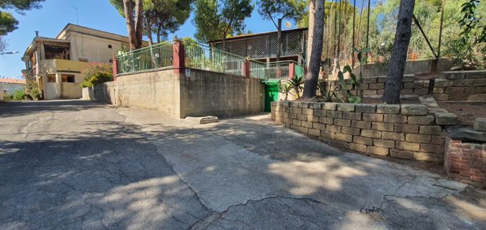 Image No.30-3 Bed Property for sale