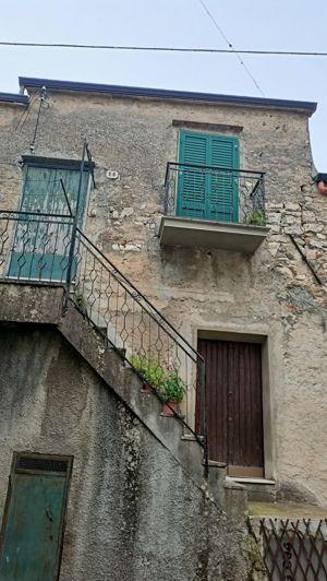 Image No.2-Maison de 2 chambres à vendre à Bisacquino