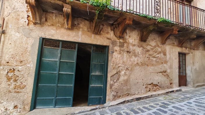 Image No.24-2 Bed House for sale