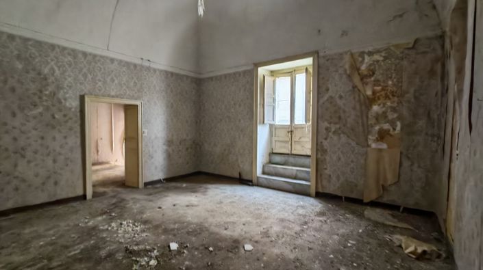 Image No.5-2 Bed House for sale