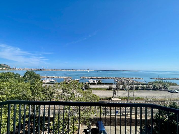 Image No.22-Appartement de 3 chambres à vendre à Termini Imerese