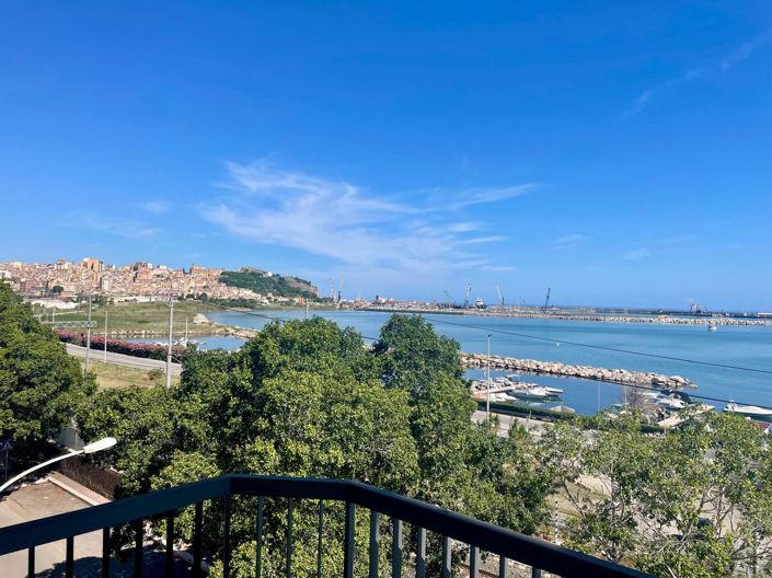 Image No.23-Appartement de 3 chambres à vendre à Termini Imerese