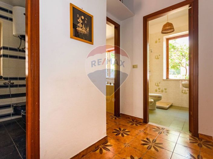 Image No.2-Villa de 3 chambres à vendre à Palermo