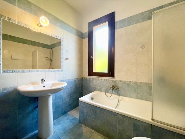 Image No.37-Villa de 3 chambres à vendre à Palermo