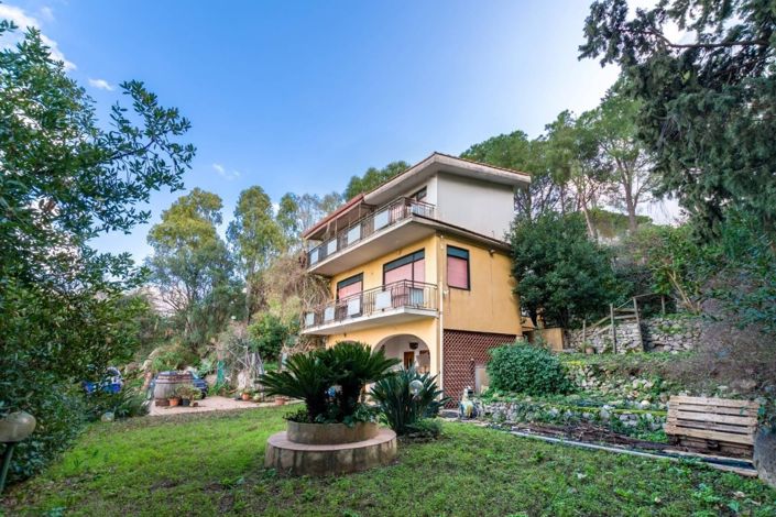 Image No.1-3 Bed Villa for sale