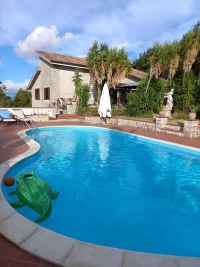 Image No.1-2 Bed Villa for sale