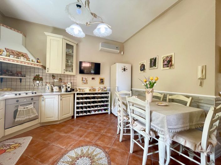 Image No.11-3 Bed Villa for sale