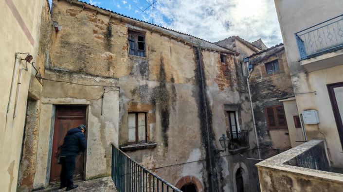 Image No.24-2 Bed House for sale