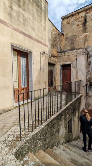 Image No.27-2 Bed House for sale