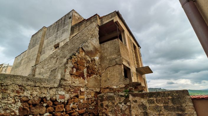 Image No.2-2 Bed House for sale