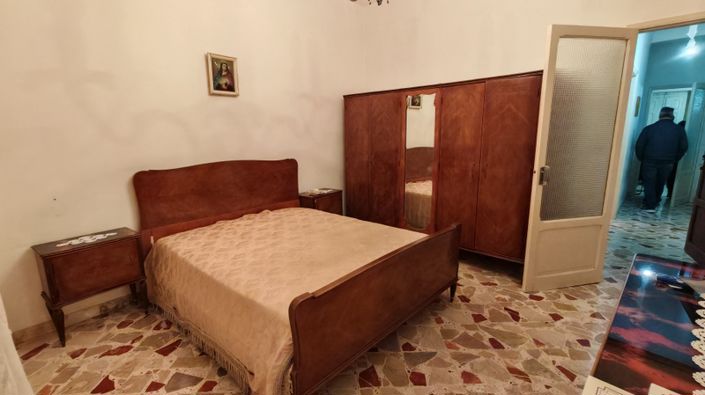 Image No.28-2 Bed House for sale