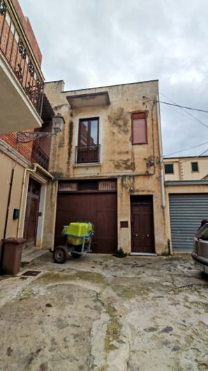 Image No.4-2 Bed House for sale