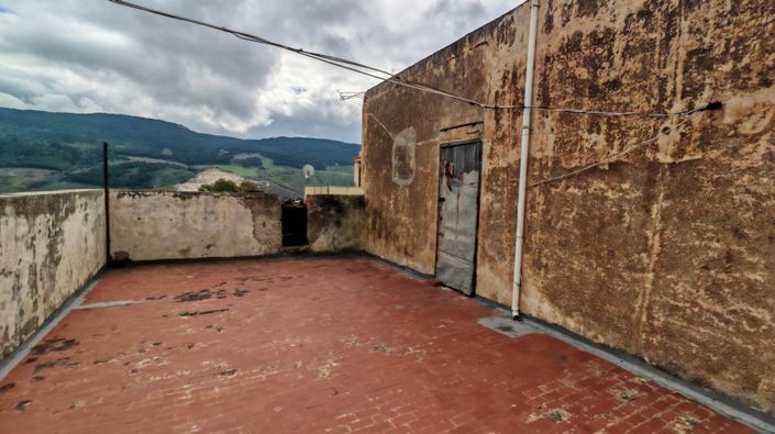 Image No.5-2 Bed House for sale